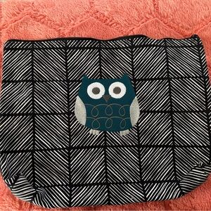 Thirty-One  Zipper Pouch w/embroidered owl